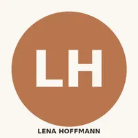 Porträt von Lena Hoffmann, Senior Schlaf- und Möbel-Redakteurin bei Klappbett.org